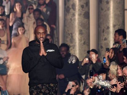 Virgil Abloh durante un desfile de Off White.