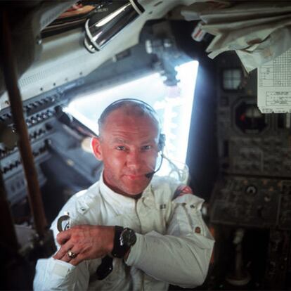 Edwin <i>Buzz </i><b>Aldrin, durante su misión lunar en 1969. La foto fue tomada por Neil Armstrong, comandante del </b><i>Apolo 11</i>.