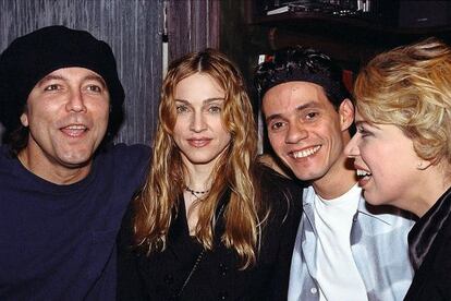 Rubén Blades (izquierda), con Madonna, Marc Anthony y Enita Nazario, en una imagen de 1997.