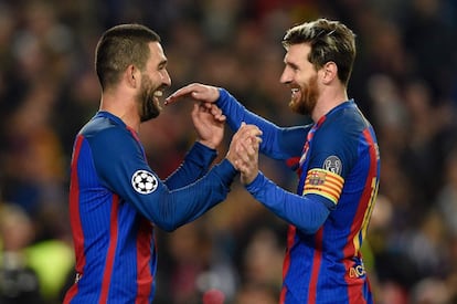 Arda y Messi, goleadores en el Camp Nou.