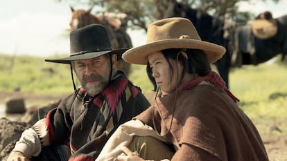 Los actores Juan Manuel Bernal y Becky Zhu Wu en una escena de 'La cabeza de Joaquín Murrieta'.