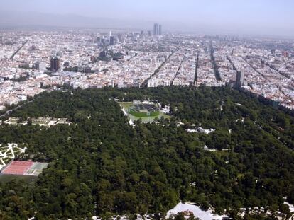 Recreación municipal de la pista de voleyplaya en el Retiro.