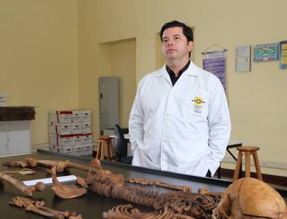 Jairo Vivas, médico forense.