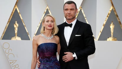 "En los últimos meses llegamos a la conclusión de que la mejor forma para que avancemos como familia es que nos separemos como pareja". Con esta frase, la actriz Naomi Watts y su marido Liev Schreiber han anunciado el fin de su relación. Eran pareja desde hace 11 años y tienen dos hijos. Son los últimos en sumarse a la tendencia de rupturas en Hollywood que llevan produciéndose sin parar desde el verano pasado.