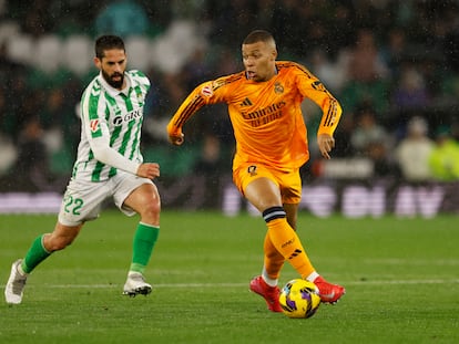 Isco y Mbappé, en el pasado Betis-Madrid.