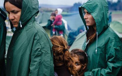 Cola para obtener comida en el campo de refugiados de Idomeni.