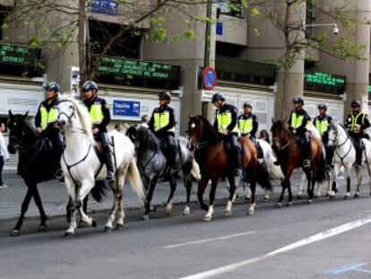 Los agentes españoles trabajan contra reloj para ultimar el plan para controlar a las dos aficiones argentinas