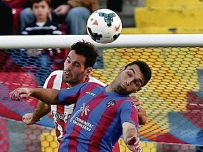 Barral, en un partido con el Levante ante el Almer&iacute;a. 