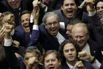 O presidente da Cámara de Diputados de Brasil, Eduardo Cunha, celebra sua eleição.