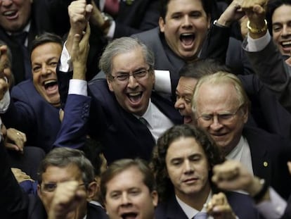 El presidente de la C&aacute;mara de Diputados de Brasil, Eduardo Cunha, celebra su elecci&oacute;n. 