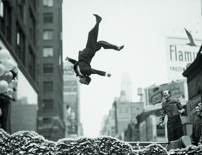 New York, años 1950. Gelatina de plata. Garry Winogrand Archive, Center for Creative Photography, University of Arizona. © The Estate of Garry Winogrand, cortesía Fraenkel Gallery, San Francisco.