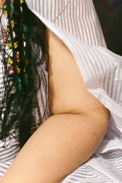 Los molletes de los brazos se suelen considerar un signo de belleza. En la cultura árabe mauritana, el brazo tiene una dimensión erótica y sexual, ya que es una de las pocas partes del cuerpo que se puede descubrir a través de la 'melhfa' (el velo mauritano). Dejarlo visible puede ser considerado una invitación a la intimidad y la seducción. Un brazo rollizo es un indicio de atractiva corpulencia.