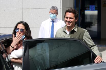 Malú y Albert Rivera reciben el alta médica tras el nacimiento de su hija Lucía