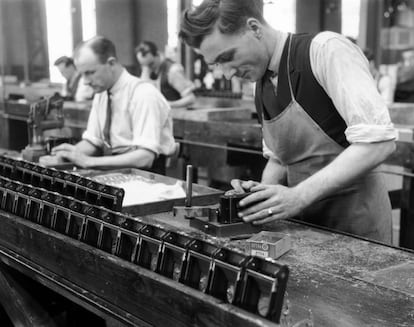 Una de las fábricas de cámaras de Kodak en Harrow, Inglaterra, al inicio de la década de los 30.