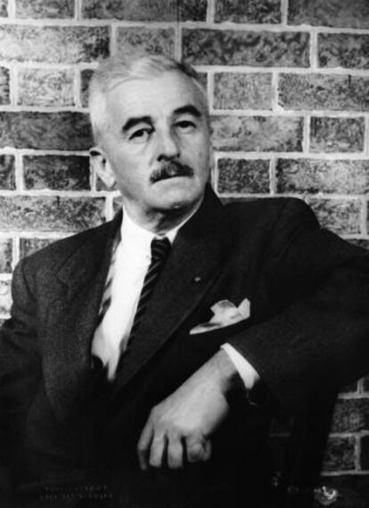 Retrato de William Faulkner realizado por Carl van Vechten en 1954. 