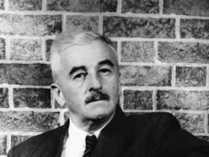 Retrato de William Faulkner realizado por Carl van Vechten en 1954. 