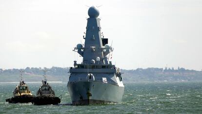 El 'HMS Defender', de la Armada Real británica, llega al puerto de Odessa el pasado 18 de junio.