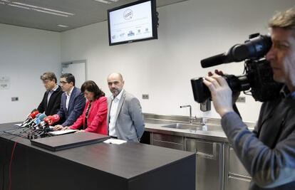 De izquierda a derecha, Ruiz, Aizega, Epalza y Uriguen, durante la presentación del I Foro Mundial de Turismo Gastronómico.