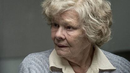 Judi Dench en el papel de Joan Stanley en 'La espía roja'