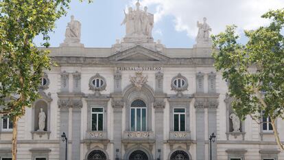 Fachada del Tribunal Supremo, en Madrid (España).