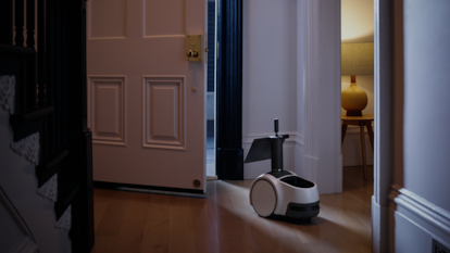 Astro, el robot doméstico de Amazon, puede comprobar si hay puertas o ventanas mal cerradas.