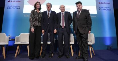 De izda. a dcha.: Alejandra Kindelan, Francisco Pérez, Fernando Fernández y Santiago Carbó. 