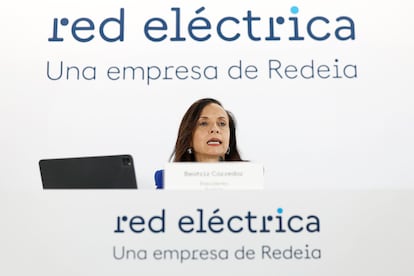 La presidenta no ejecutiva de Redeia, Beatriz Corredor, durante la rueda de prensa, este miércoles.