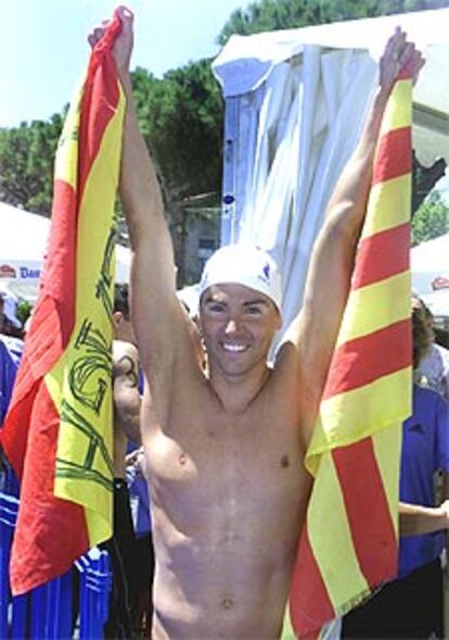 David Meca celebra feliz su medalla de bronce.