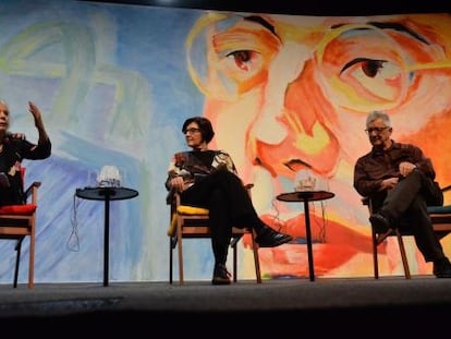 Sess&atilde;o de abertura da Flip, Beatriz Sarlo (&agrave; esq.), Eliane Moraes (centro) e Eduardo Jardim (&agrave; dir.)