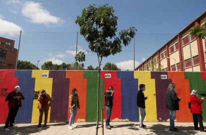 Votantes esperando en fila para votar el pasado 4 de mayo en las elecciones a la Comunidad de Madrid