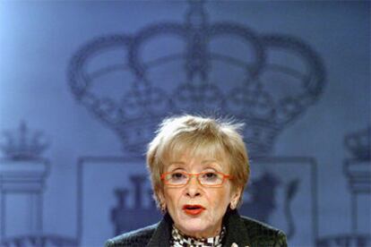 La vicepresidenta del Gobierno, María Teresa Fernández de la Vega, tras el Consejo de Ministros de ayer.