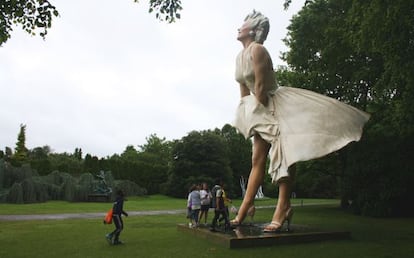 &#039;Forever Marilyn&#039;, desplazada desde California, es una de las esculturas más populares de la muestra escult&oacute;rica de Seward Johnson en el parque Grounds for Sculpture (Nueva Jersey).