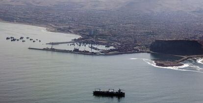 Panorâmica do porto fronteiriço da Arica (Chile).