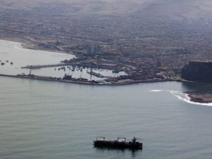 Panorâmica do porto fronteiriço da Arica (Chile).