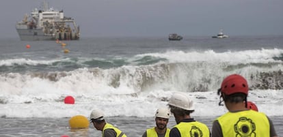 Amarre de un cable submarino.