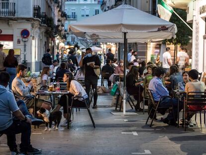 Terrazas en el centro de Valencia, el 15 de mayo.