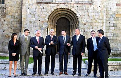 Corinne Giaccometti, Marcelino Iglesias, Martin Malvy, Pasqual Maragall, Juan José Ibarretxe, Alain Rousset, Miguel Sanz y Enric Dolsa.