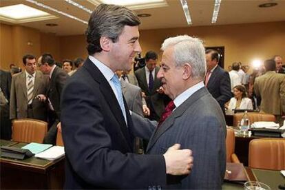 Ángel Acebes y Jaime Ignacio del Burgo, en la Comisión de Investigación del 11-M.