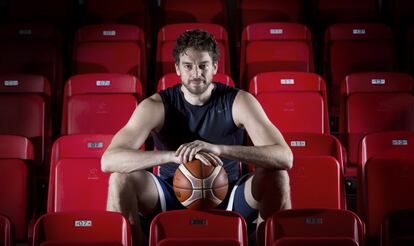 Retrato de Pau Gasol para una entrevista tras un entrenamiento con la selección en Zaragoza, en 2015.