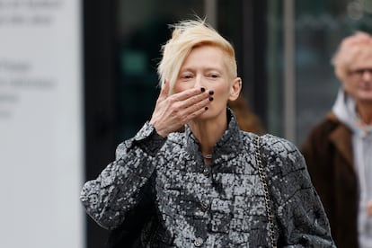 Otro de los rostros habituales en Chanel es el de actriz y modelo británica Tilda Swinton. 