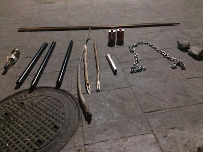 Armas decomisadas a los atacantes del centro de primera acogida de Hortaleza el pasado domingo.