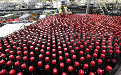 Una planta de embotellado de Coca-Cola en Reino Unido