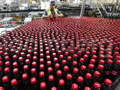 Una planta de embotellado de Coca-Cola en Reino Unido
