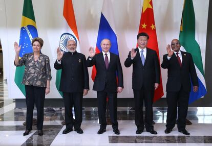 Líderes de los países que forman los BRICS (de izquierda a derecha) Brasil, Dilma Rousseff; India, Narendra Modi; Rusia, Vladímir Putin; China, Xi Jinping; y Suráfrica, Jacob Zuma, mantuvieron un encuentro al inicio de la cumbre.