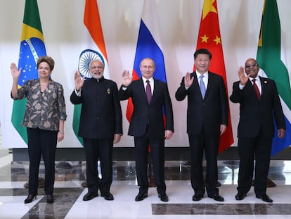 Líderes de los países que forman los BRICS (de izquierda a derecha) Brasil, Dilma Rousseff; India, Narendra Modi; Rusia, Vladímir Putin; China, Xi Jinping; y Suráfrica, Jacob Zuma, mantuvieron un encuentro al inicio de la cumbre.