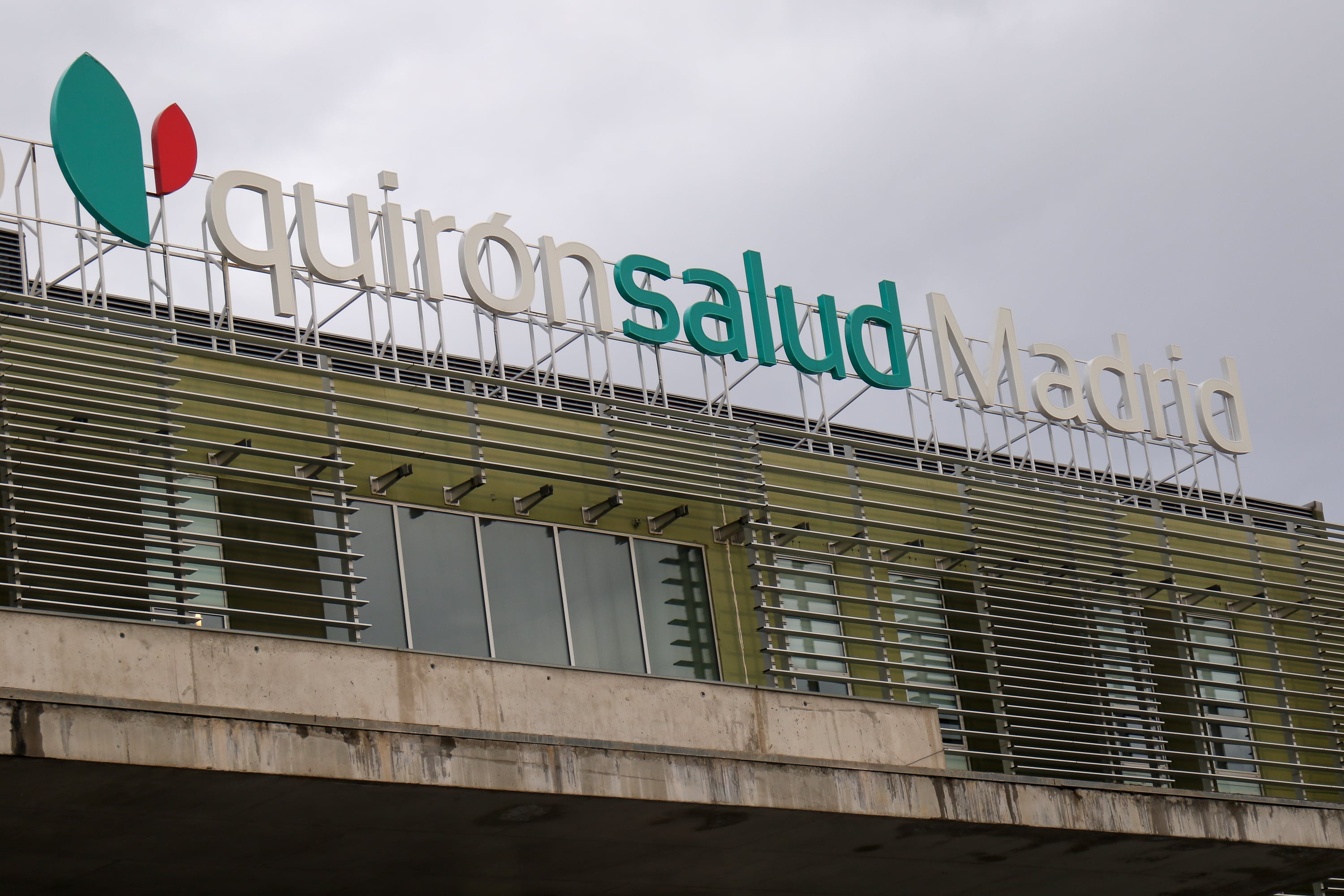 Fachada de un hospital Quirón en la localidad madrileña de Pozuelo de Alarcón, en una foto de archivo.