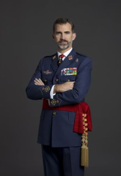 Felipe VI en su retrato oficial con el uniforme del Ej&eacute;rcito del Aire. 