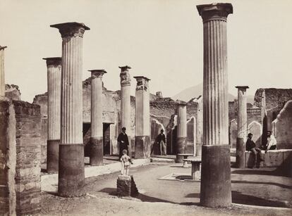 Giorgio Sommer, 'Casa di Marco Olconi, Pompei [Casa de Marco Olconi, Pompeya]', 1862-1870. Papel a la albúmina, 27,8 x 36,9 cm. Colección Dietmar Siegert.