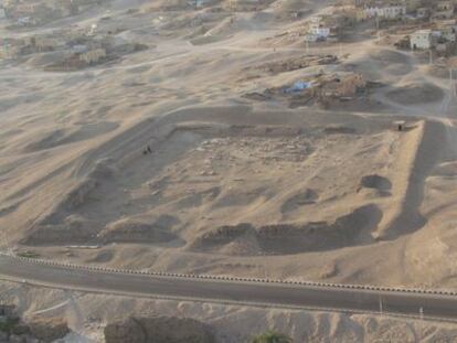 Vista aérea del Templo funerario de Tutmosis III en Luxor (Egipto) en el año 2003.