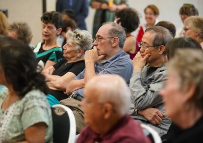 Reunión de personas mayores en Texas.